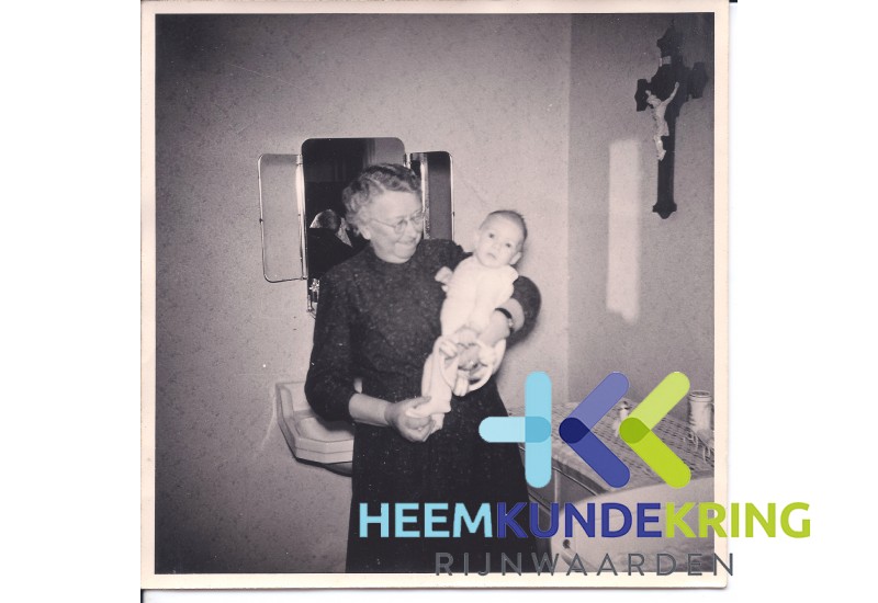 2 Dina Damen Coll. HKR F000001